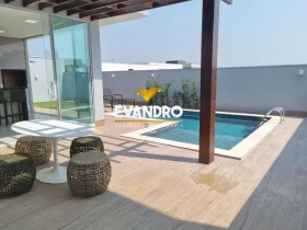 Casa com 4 Quartos à Venda, 255 m² em Condomínio Florais Itália - Cuiabá