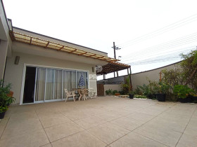 Casa com 3 Quartos à Venda, 256 m² em Pontal De Santa Marina - Caraguatatuba