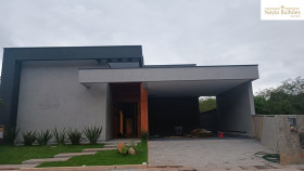 Casa com 3 Quartos à Venda,  em Forquilhas - São José