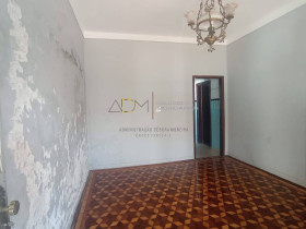 Casa com 3 Quartos para Alugar, 360 m² em Vila Nogueira - Botucatu