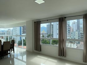Apartamento com 3 Quartos à Venda, 97 m² em Meia Praia - Itapema
