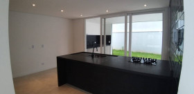 Casa com 3 Quartos para Alugar, 261 m² em Nova Gardênia - Atibaia