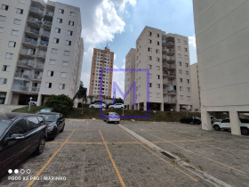 Apartamento com 2 Quartos à Venda, 65 m² em Vila Carmosina - São Paulo