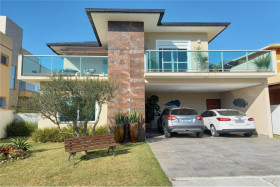 Casa com 3 Quartos à Venda, 270 m² em São João Do Rio Vermelho - Florianópolis