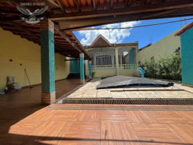 Casa com 3 Quartos à Venda, 300 m² em águas Brancas - Ananindeua
