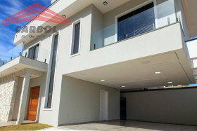 Casa com 3 Quartos à Venda, 254 m² em Parque Do Engordadouro - Jundiaí