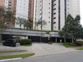 Apartamento com 3 Quartos para Alugar, 126 m² em Vila Nova Conceição - São Paulo