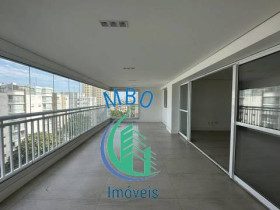 Apartamento com 3 Quartos à Venda, 142 m² em Vila Gumercindo - São Paulo