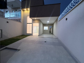 Casa com 3 Quartos à Venda, 110 m² em Goiânia 2 - Goiânia