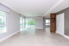 Apartamento com 3 Quartos à Venda, 155 m² em Moema - São Paulo