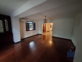 Casa com 3 Quartos à Venda, 240 m² em Jardim Paulista - São Paulo