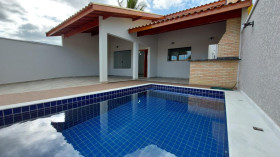 Casa com 3 Quartos à Venda, 130 m² em Balneário Oásis - Peruíbe