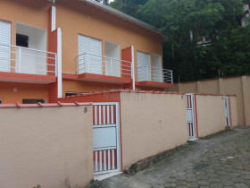 Sobrado com 2 Quartos à Venda, 72 m² em Praia Dos Sonhos - Itanhaem