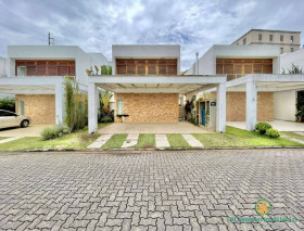 Casa de Condomínio com 3 Quartos à Venda, 207 m² em Granja Viana Ii - Cotia