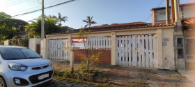 Casa com 3 Quartos à Venda, 250 m² em Três Marias - Peruíbe