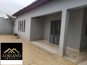 Casa com 3 Quartos à Venda, 280 m² em Morada Da Serra - Cuiabá