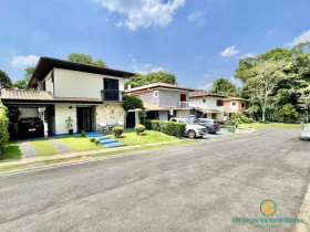 Casa de Condomínio com 4 Quartos à Venda, 345 m² em São Paulo Ii - Cotia