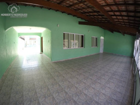 Sobrado com 4 Quartos à Venda, 375 m² em Guilhermina - Praia Grande