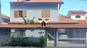 Casa com 4 Quartos para Alugar,  em Nova Caieiras - Caieiras