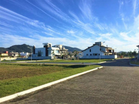 Terreno à Venda, 374 m² em Campeche - Florianópolis