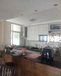 Apartamento à Venda,  em Jardim Tupanci - Barueri