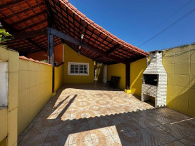 Casa com 4 Quartos à Venda, 215 m² em Maracanã - Praia Grande