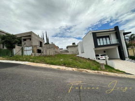 Terreno em Condomínio à Venda, 300 m² em Roncáglia - Valinhos