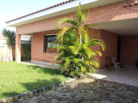 Casa com 5 Quartos à Venda, 272 m² em Balneário Flórida - Praia Grande