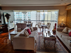 Apartamento com 3 Quartos à Venda, 144 m² em Vila Nova Conceição - São Paulo