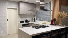 Apartamento com 4 Quartos à Venda, 138 m² em Centro - Balneário Camboriú