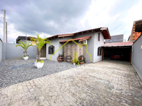 Casa com 3 Quartos à Venda, 80 m² em Aventureiro - Joinville