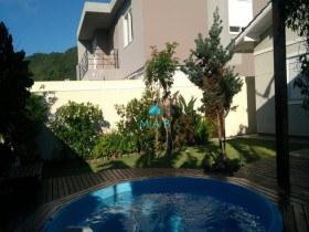 Casa com 3 Quartos à Venda, 450 m² em Cachoeira Do Bom Jesus - Florianópolis