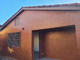 Casa com 3 Quartos à Venda, 200 m² em Vila Sílvia Regina - Campo Grande