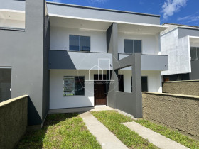Casa com 2 Quartos à Venda, 92 m² em São João Do Rio Vermelho - Florianópolis