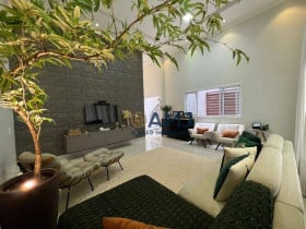 Casa com 4 Quartos à Venda, 220 m² em Jardim Presidente - Goiânia