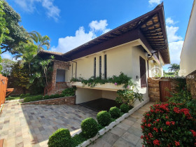 Casa com 4 Quartos à Venda, 500 m² em Belvedere - Belo Horizonte