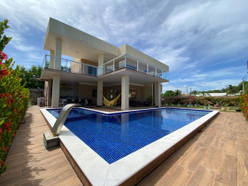 Casa com 4 Quartos à Venda, 249 m² em Barra Do Jacuípe - Barra Do Jacuípe