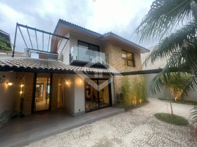 Casa com 4 Quartos à Venda, 510 m² em Barra Da Tijuca - Rio De Janeiro