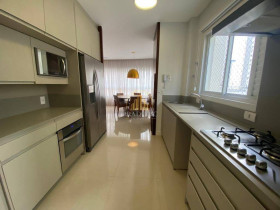 Apartamento com 3 Quartos à Venda, 110 m² em Centro - Balneário Camboriú