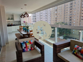 Apartamento com 3 Quartos à Venda, 191 m² em Embare - Santos