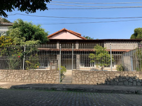 Casa com 8 Quartos à Venda,  em Barreira Cravo - Volta Redonda