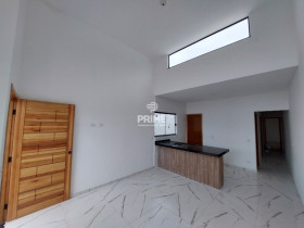 Casa com 2 Quartos à Venda, 70 m² em Balneário Dos Golfinhos - Caraguatatuba
