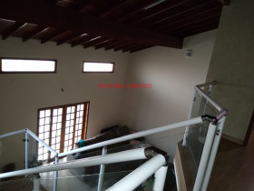 Sobrado com 3 Quartos à Venda, 250 m² em Vila Aparecida - Jundiaí