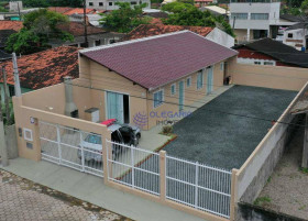 Casa com 2 Quartos à Venda, 76 m² em Armação - Penha