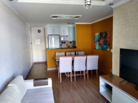 Apartamento com 3 Quartos à Venda, 80 m² em Jardim Tupanci - Barueri