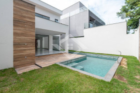 Casa de Condomínio com 4 Quartos à Venda, 317 m² em Recreio Dos Bandeirantes - Rio De Janeiro