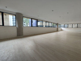 Sala Comercial para Alugar, 84 m² em Jardins - São Paulo