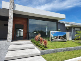 Casa com 3 Quartos à Venda, 500 m² em Cachoeira Do Bom Jesus - Florianópolis