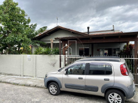 Casa com 3 Quartos à Venda, 96 m² em São João Do Rio Vermelho - Florianópolis