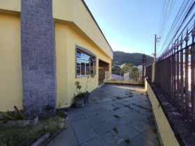 Casa com 5 Quartos à Venda, 193 m² em Várzea - Teresópolis